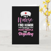 私はナースが物事にユーモアを見つける – おもしろいナース カード (黄色い花)
