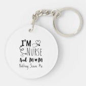 私はナースで母は何も怖がらない キーホルダー (裏面)