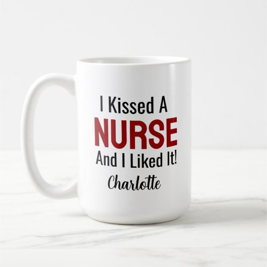 私はナースにキスして好きパーソナライズされた コーヒーマグカップ (左)