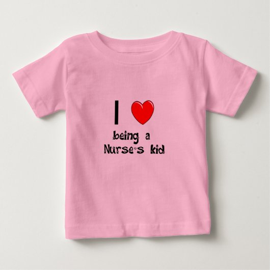 私はナースの子供のTシャツであることを愛します ベビーTシャツ (正面)