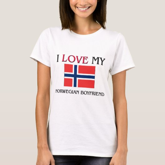 私はノルウェー人の彼氏が大好きだ Tシャツ (正面)