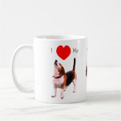 私はハート大好きビーグル犬の恋人 コーヒーマグカップ (左)