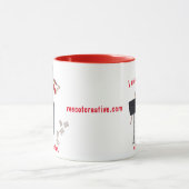 私はバイオリエンテーションが必要だ。T-シャツ マグカップ (中央)