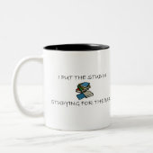 私はバーのための調査にスタッドを置きました ツートーンマグカップ (左)