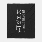 私はパイを食べ、黒のそれを好みました フリースブランケット (正面)