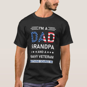 私はパパおじいちゃんで海軍の退役軍人 Tシャツ