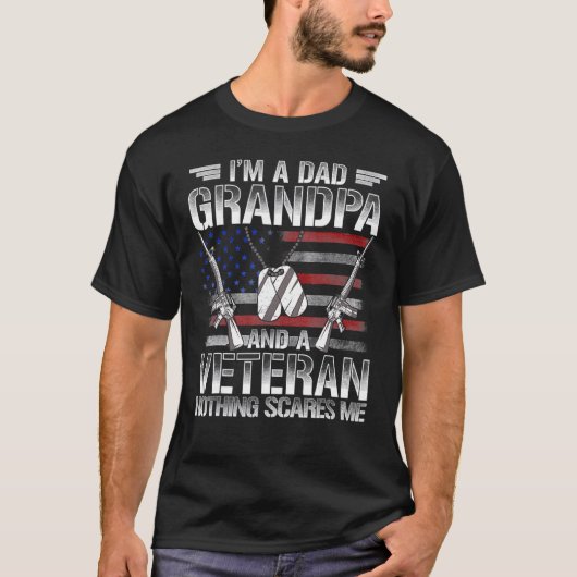 私はパパのおじいちゃんで退役軍人の父の日の4日目 Tシャツ (正面)