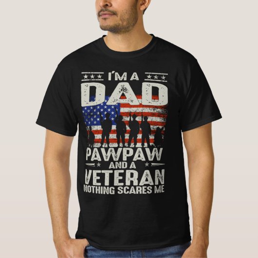 私はパパの前足で退役軍人は私を恐れない Tシャツ (正面)