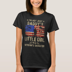 私はパパの小さな女の子ではない退役軍人 Tシャツ