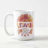 私はビタミンの海が必要だ:手で文字を入れたサンセットエスケープ コーヒーマグカップ (左)