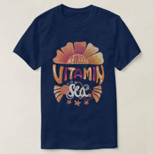 私はビタミンの海が必要だ:手で文字を入れたサンセットエスケープ Tシャツ