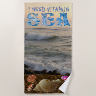 私はビタミンの海を必要とします ビーチタオル