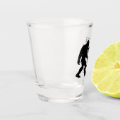 私はビッグフットが好きで嘘をつけない ショットグラス (左)