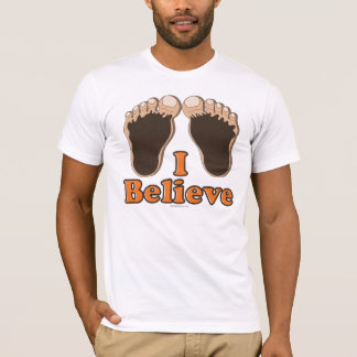 私はビッグフットのティーのTシャツを信じます Tシャツ