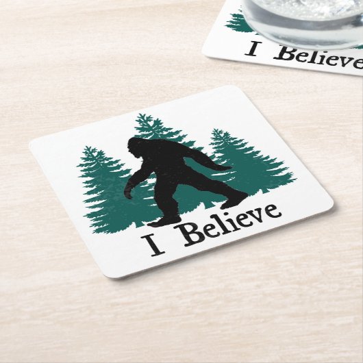私はビッグフット及び木を信じます スクエアペーパーコースター (アングル)