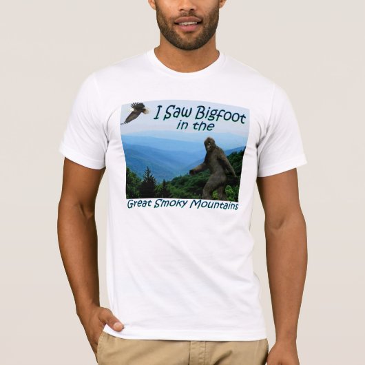 私はビッグフット素晴らしい煙山によって合われたTシャツを見ました Tシャツ (正面)