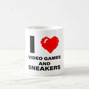 私はビデオゲームとスニーカーが大好き コーヒーマグカップ