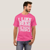 私はビールの斧の投げ方が好きで、おそらく3人のシューティ Tシャツ (正面フル)