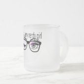 私はピンクのアイシャドウを持つとても神経質な女の子だ フロストグラスマグカップ (正面右)