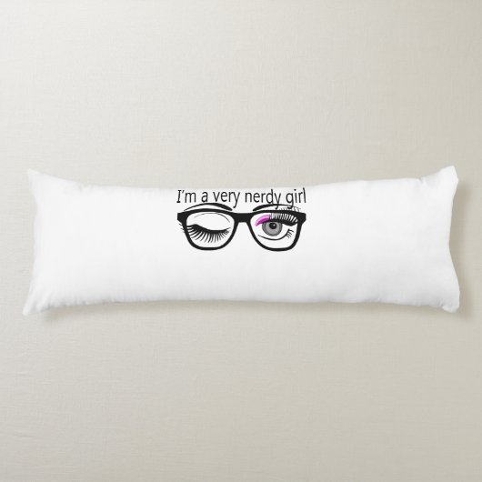 私はピンクのアイシャドウを持つとても神経質な女の子だ ボディピロー (正面)