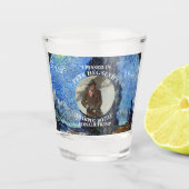 私はピートヘグゼスのシャンプーボトルトランプで怒った ショットグラス (正面)