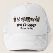 私はフレンドリー犬ではないおもしろい キャップ (正面)