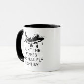 私はブレーキに当り、彼は正しく飛びます マグカップ (正面左)