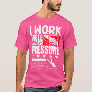 私はプレッシャースキューバダイビングのダイバーでよく働いている Tシャツ