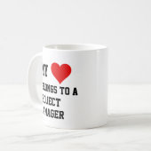 私はプロジェクトマネージャのマグカップに所属している コーヒーマグカップ (正面左)