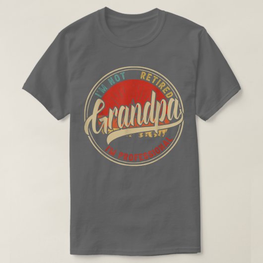 私はプロフェッショナル退職したおじいちゃんおもしろいVだ Tシャツ (デザイン正面)