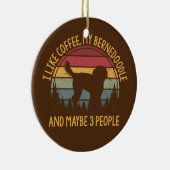 私はベルネドードルと多分3人の人のコーヒーが好き セラミックオーナメント (右)