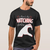 私はマッチングアイディアはしないがバレンタインデーは行う Tシャツ (正面)