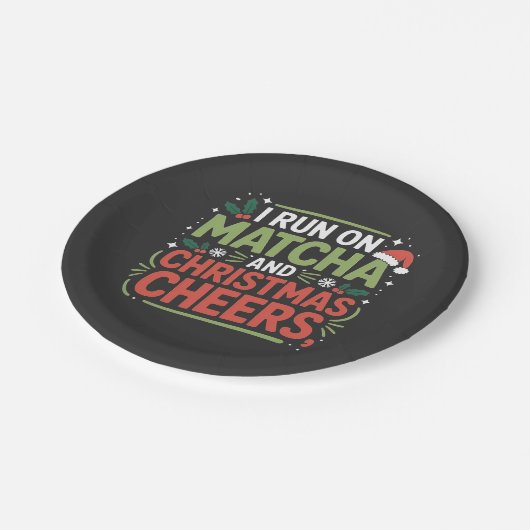 私はマ走チャとクリスマスの応援の緑の飲み物 ペーパープレート (アングル)