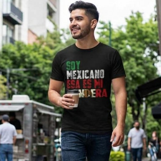 私はメキシコ人です、これが私の国旗です Tシャツ