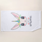 私はユニコーン・バニー（女の子にはかわいいアート）だ ビーチタオル (正面)