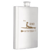 私はヨガと一緒に乗っている フラスク (右)