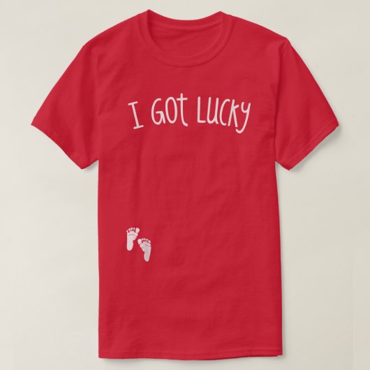 私はラッキー得、キュートおもしろいセント Tシャツ (デザイン正面)