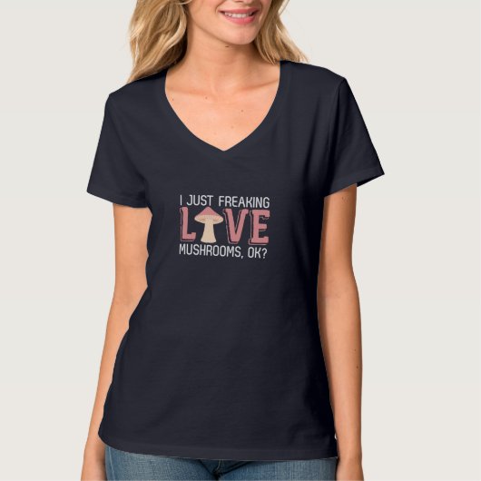 私はラブマッシュルームを自由に食べる Tシャツ (正面)