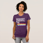 私はレズビアンだと誰も知らない Tシャツ (正面フル)