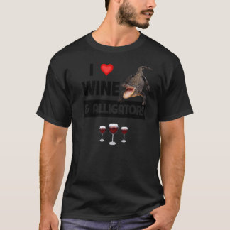 私はワインとアリゲーターが爬虫類の飲みおもしろいが大好き Tシャツ