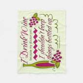 私はワインのおもしろいな引用文を飲みます フリースブランケット (正面)