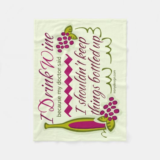 私はワインのおもしろいな引用文を飲みます フリースブランケット (正面)