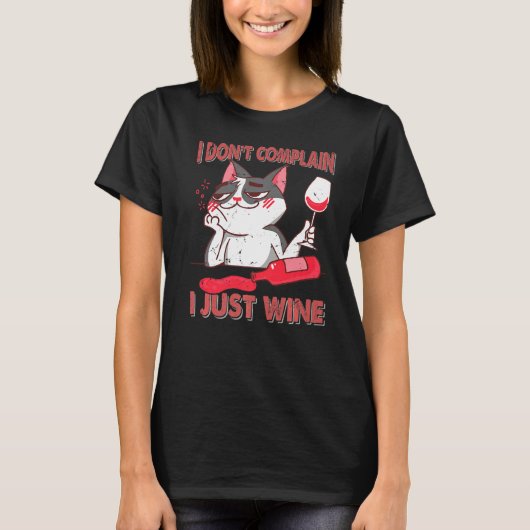 私はワイン猫のチラチラと文句を言わない Tシャツ (正面)