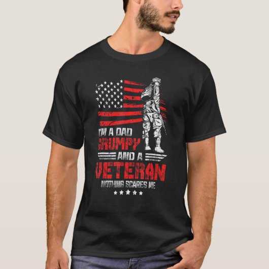 私は不機嫌なパパでDのための退役軍人のアメリカ国旗だ Tシャツ (正面)