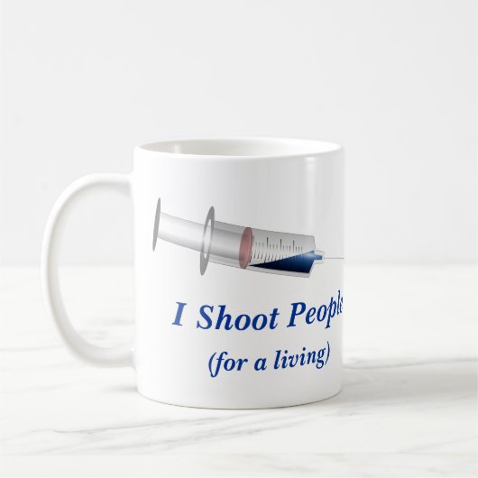 私は人々のナースのユーモアを撃ちます コーヒーマグカップ (左)