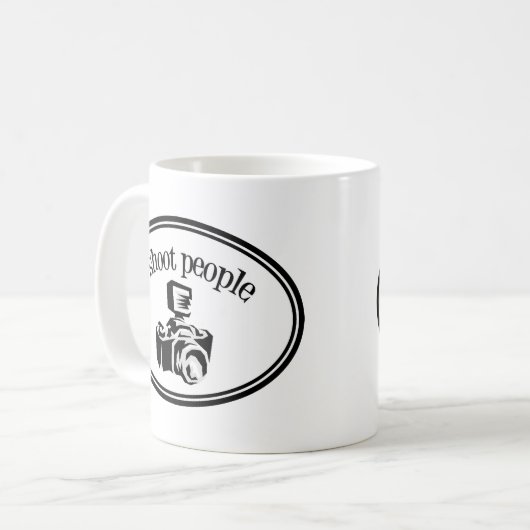 私は人々のレトロのカメラマンのカメラB&Wを撃ちます コーヒーマグカップ (正面左)