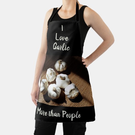 私は人よりもニンニクが大好きおもしろい料理 エプロン (インサイチュ)