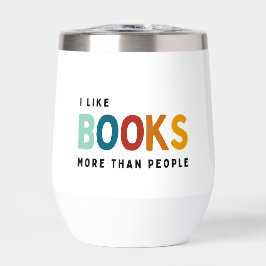 私は人よりも本が好きだ