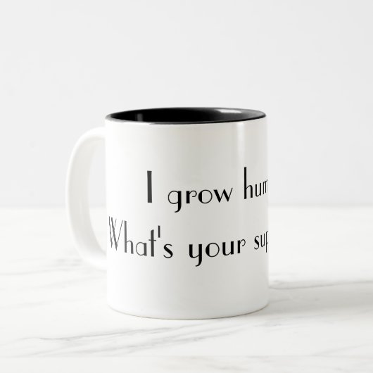 私は人間を育てます。あなたの超出力は何ですか。 ツートーンマグカップ (正面左)