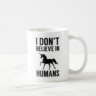 私は人間信じではない コーヒーマグカップ